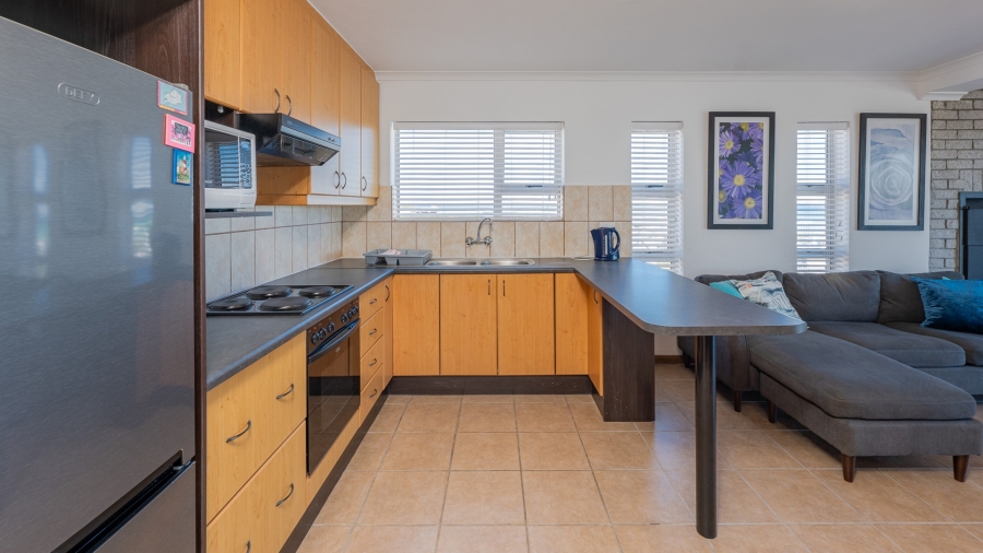6 Bedroom Property for Sale in Suiderstrand Western Cape